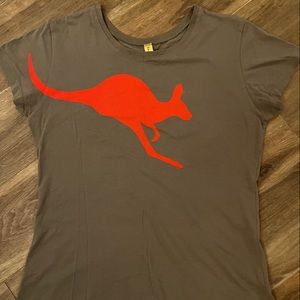 Ken Done, woman’s size L, army green Kangaroo Australian T-shirt